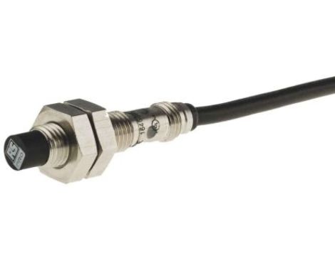 Czujnik indukcyjny PNP 2,5 mm cylindryczny M8 x 1 10 → 30 V DC IP67 4kHz