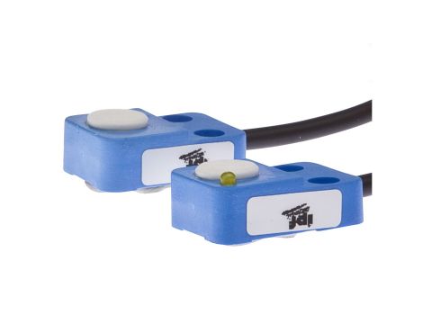 Czujnik ultradźwiękowy typu bariera 30x12x20mm Sn: 300mm 18-30V DC PNP NO kabel IP67 UY210100