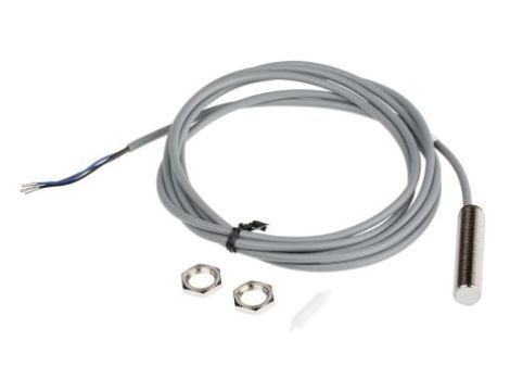 Czujnik pojemnościowy PNP 4 mm cylindryczny M12 x 1 200 mA 10 → 30 V DC IP67