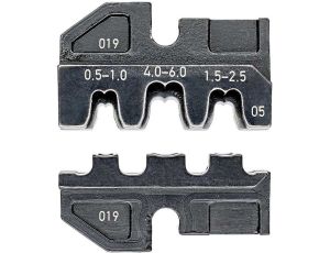 Matryca zagniatająca do końcówek nasuwanych nieizo