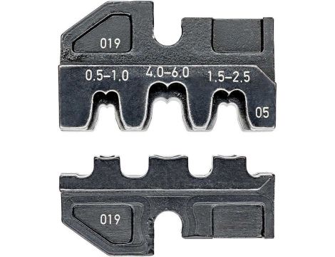 Matryca zagniatająca do końcówek nasuwanych nieizo