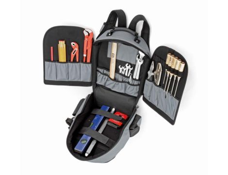 PLECAK Z ZESTAWEM NARZĘDZI (35) /WGB/