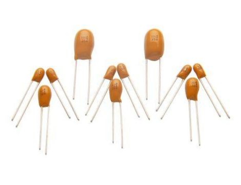 Kondensator elektrolityczny tantalowy 1.5F 35V dc A THT 20 /50szt./