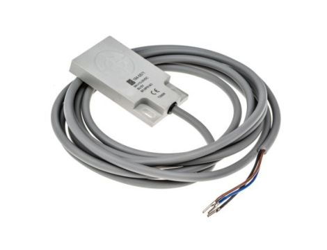 Czujnik pojemnościowy NPN 8 mm w obudowie prostokątnej 200 mA 10→ 30 V DC IP67