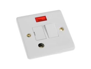 Gniazda i łączniki linii odgałęźnej i wyłącznikiem 13A Montaż ścienny