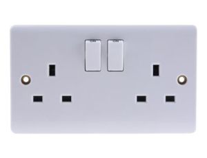 Gniazdo wtykowe podwójne Montaż wpuszczany z przełącznikiem kolor Biały W budynkach, 13A, IP20 230V ac