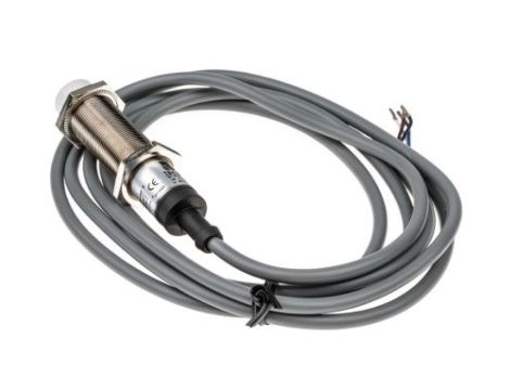 Czujnik pojemnościowy NPN 8 mm cylindryczny M18 x 1 200 mA 10→ 30 V DC IP67