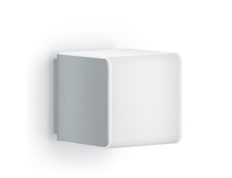 Lampa elewacyjna z czujnikiem ruchu i zmierzchu Steinel L 830 SC LED iHF Bluetooth Mesh Connect 9,1W 3000K 493lm IP44 IK03 230V srebrna / tworzywo sztuczne