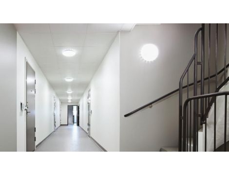 Oprawaz czujnikiem ruchu i zmierzchu RS PRO S20 SC 15,7W LED HF 4000K 1714lm IP20 IK07 230V światło bazowe/ biała / aluminium /poliwęglan - 2