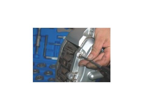 King Tony - ZESTAW DO TŁOCZKÓW HAMULCOWYCH PRAWO/LEWO, 31cz. WALIZKA - 9BC23 - 2