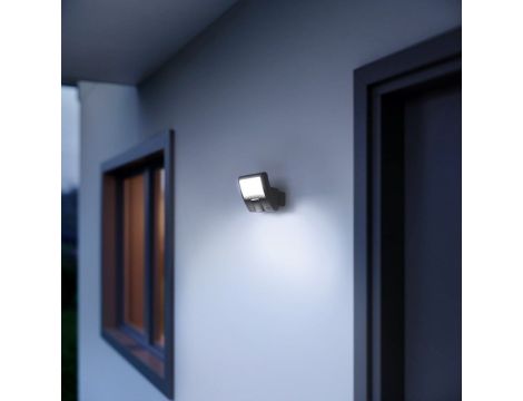 Naświetlacz z czujnikiem Steinel XLED curved LED PIR 9,3W 3000K 862lm IP44 IK03 230V antracytowy / tworzywo sztuczne - 2