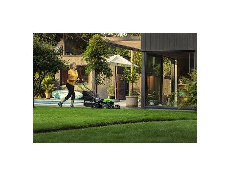 40V Kosiarka akumulatorowa z napędem 46cm Greenworks GD40LM46SP - 3