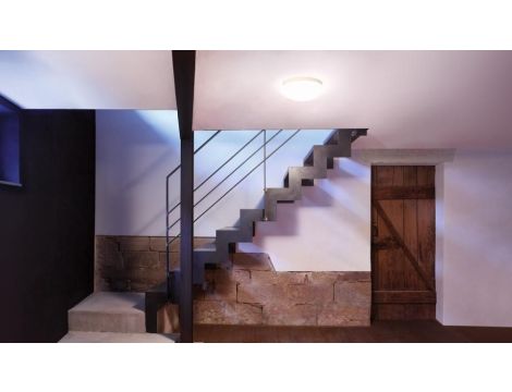 Oprawa z modułem awaryjnym i z czujnikiem ruchu RS PRO P3 S HF 18,4W LED 2072lm 3000K IP54 IK03 230V biała/ tworzywo sztuczne / światło awaryjne zgodne z normą EN 60598-2-2 na 3 godziny - 4