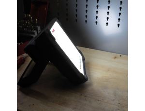 Akumulatorowa lampa robocza 2000 lm VEGA 2 CONNECT 03.6106C - image 2