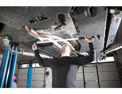 Mocne oświetlenie całej komory silnika BONNET C+R 03.5240 - 5