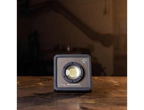 Lampa robocza LED 2000 lm akumulatorowa SCANGRIP NOVA R forLIFE 03.6201 - 16