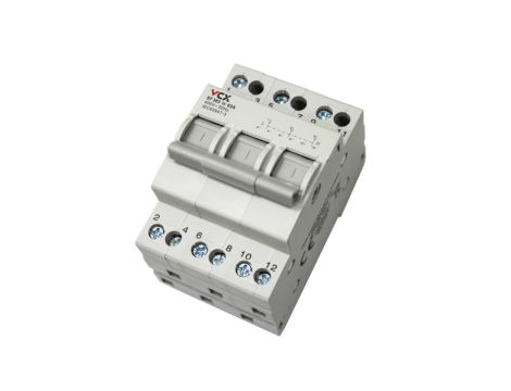 Przełącznik zasilania sieć-agregat VCX 3P 63A 1-0-2