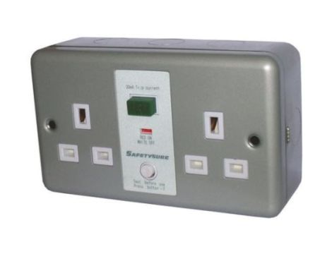 Gniazdo z wyłącznikiem różnicowoprądowym, 13A, BS 1363, BS 7288, l. ścieżek: 2, Pasywny, 30mA, Montaż powierzchniowy,