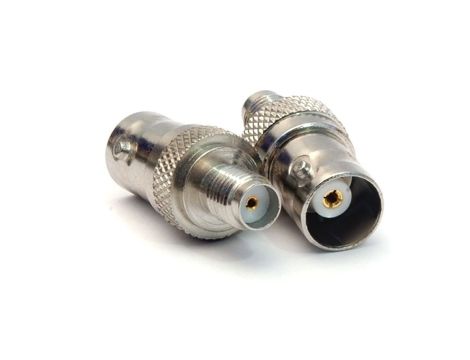 Przejście Adapter BNC (gniazdo) / SMA (gniazdo) do łączenia kamer monitoringu i systemów antenowych