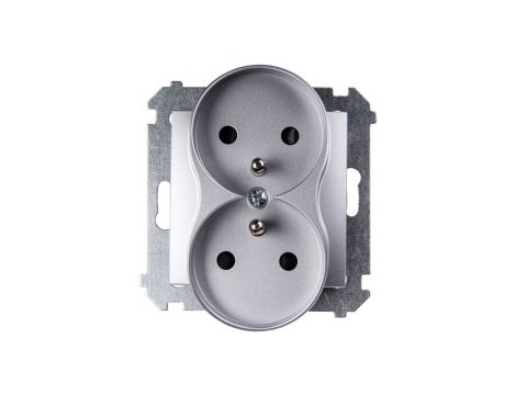 Simon 54 Gniazdo podwójne z/u 16A IP20 z przesłoną torów srebrny mat DGZ2MZ.01/43