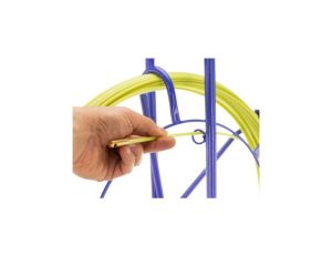 Włókno szklane do przeciągania kabli fi: 3,8mm (+/- 1mm) 25m Komplet ze stojakiem