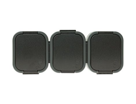 B2 Gniazdo potrójne 3x2P+Z bryzgoodporne z klapką w kolorze czarnym IP54 szary/czarny 00060278