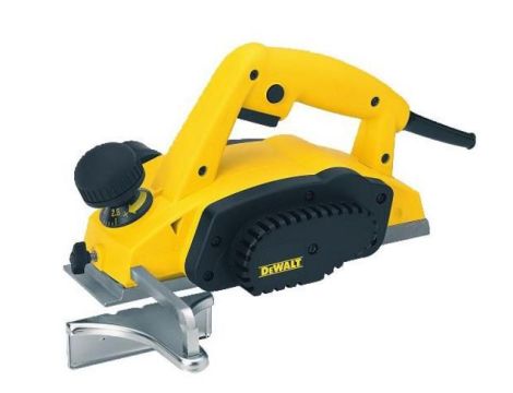 DEWALT STRUG 600W 82mm 0-2,5mm DW680