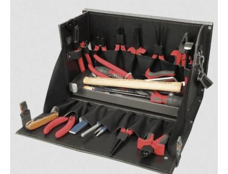 KUŹNIA UNIWERSALNY ZESTAW NARZĘDZIOWY W KUFRZE