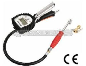 QUATROS PISTOLET DO POMPOWANIA KÓŁ Z MANOMENREM ELEKTRONICZNYM