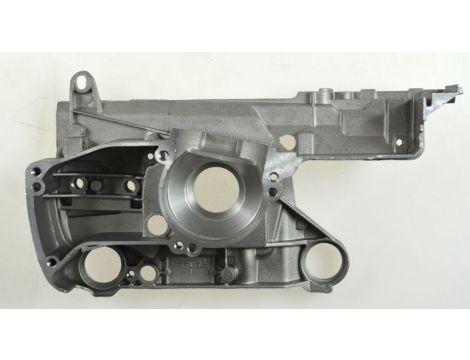 CZ.AW PIŁA OBUDOWA SILNIKA LEWA