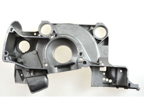 CZ.AW PIŁA OBUDOWA SILNIKA PRAWA