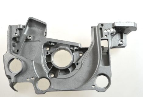 CZ.AW PIŁA OBUDOWA SILNIKA PRAWA - 4