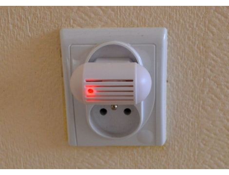 ODSTRASZACZ ULTRADŹWIĘKOWY 230V - 4