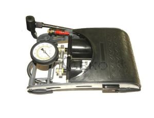 POMPKA NOŻNA DWUTŁOKOWA Z MANOMETREM