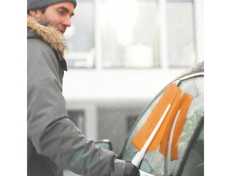 FISKARS SZCZOTKA DO SZYB ZE SKROBACZKĄ SNOWXPERT - 5