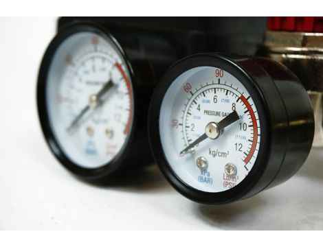 WYŁĄCZNIK CIŚNIENIOWY KOMPRESORA /PREWSOSTAT 230V 3-WEJĄCIA ZESTAW - 3