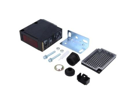 E3JM-R4M4G Czujnik fotoelektryczny o zasięgu 04m SPDT DARK-ON,LIGHT-ON