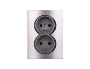 LOGI Gniazdo podwójne 2x2P+Z kompletne z przesłoną styków śrubowe 16A 250V Srebrny 25211