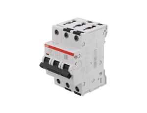 S303P-C32 Wyłącznik nadprądowy 415VAC Iznam: 32A Bieguny: 3 na szynę DIN